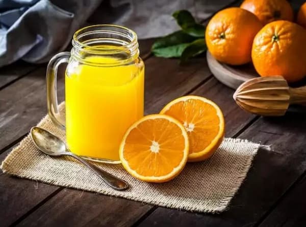 قیمت آبمیوه طبیعی پرتقال با کیفیت ارزان + خرید عمده